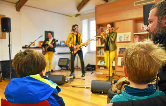 Présentation de l'album, «Monde idéal», à la médiathèque de Lannion.